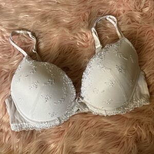 Ambrielle White Lace Overlay Underwire Padded Bra Size 38C